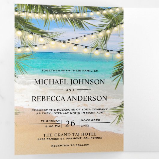 Invitation Trois Volets Tropical Beach Palm Feuille String Lights Mariage (Intérieur en premier)