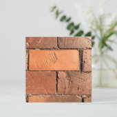 Invitation trottoir en brique (Debout devant)