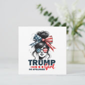 Invitation Trump Girl Pas d'excuses Messy Bun Lunettes de sol (Debout devant)