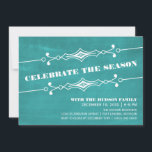 Invitation turquoise Slanted Chalkboard Holiday Pa<br><div class="desc">Elégante et élégante Slanted Chalkboard Holiday Party Invitation en turquoise avec une bordure art déco et un look arrière - plan en damier tendance. Cette invitation chic est parfaite pour inviter des amis pour votre bain de vacances ! Facile à customiser, ajoutez simplement les détails de votre partie dans les...</div>