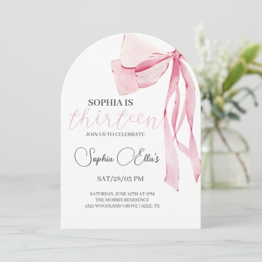 Invitation Tween Bow rose 13e anniversaire | Coquette 13e nai (Debout devant)