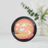 Invitation Twelve est une Vibe Super Retro Vinyl Rainbow Dais (Debout devant)