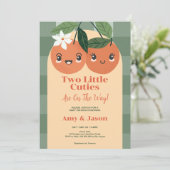 Invitation Twin Deux petites Cuties Orange Baby shower (Debout devant)