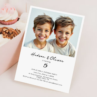 Invitation Twins Boys minimaliste moderne fête d'anniversaire