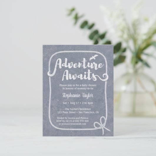 Invitation Typographie Aventure Attend Le Baby shower Nautiqu (Debout devant)