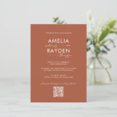 Invitation Typographie de Terracotta Script Photo Code QR Mar (Debout devant)
