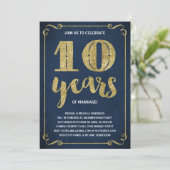 Invitation Typographie dorée | Faux feuille d'or 10e annivers (Debout devant)