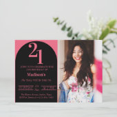 Invitation Typographie en gras noir et rose 21e fête d'annive (Debout devant)