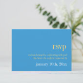 Invitation Typographie jaune bleu ciel chic réponse de mariag (Debout devant)