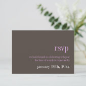 Invitation Typographie lilas gris acier réponse mariage chic (Debout devant)
