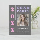 Invitation Typographie moderne Gris Photo Graduation Party (Debout devant)