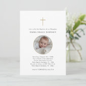 Invitation Typographie moderne simple Catholique Baptême Or (Debout devant)