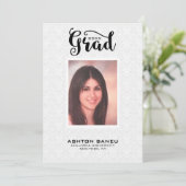 Invitation Typographie noir Damas blanc - Graduation (Debout devant)