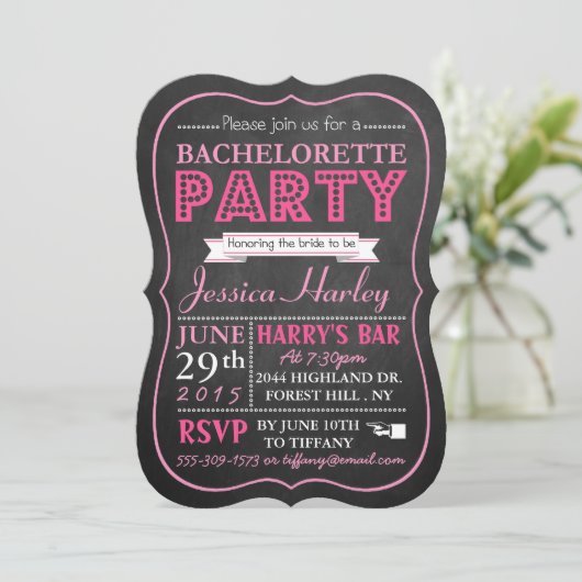 Invitation Typographie rose Chalkboard Bachelorette (Debout devant)