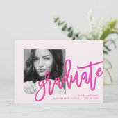 Invitation Typographie rose moderne Photo Grad Party (Debout devant)