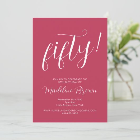 Invitation Typographie Script Magenta 50e anniversaire (Debout devant)