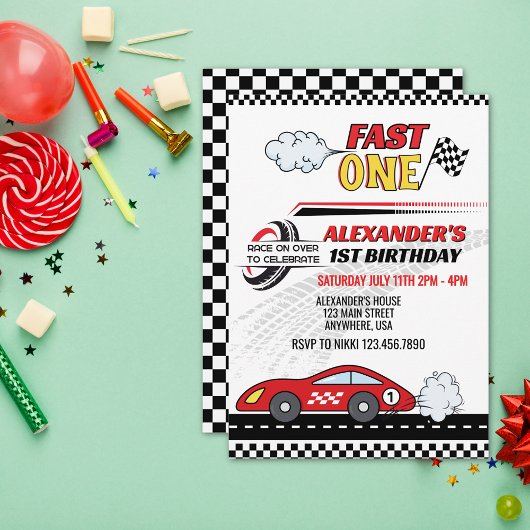 Invitation Un anniversaire d'enfant une voiture de course rou