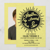 Invitation Un Autre Voyage Autour De L'Anniversaire Soleil Ja (Devant / Derrière)