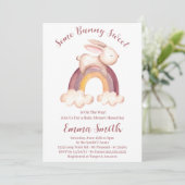 Invitation Un Baby shower d'aquarelle doux lapin (Debout devant)