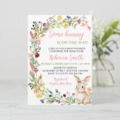 Invitation Un Baby shower de lapin floral lapin (Debout devant)