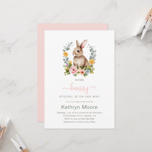Invitation Un baby shower Floral Spécial Bunny (Devant/Arrière en situation)