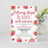 Invitation Un Bébé Berry Sweet Baby shower rouge fraise rose (Debout devant)