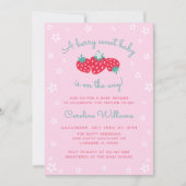 Invitation Un Bébé Berry Sweet est sur le chemin fraise rose (Devant)