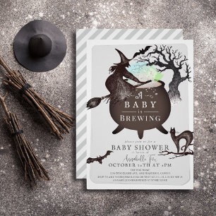 Invitation Un bébé brasse du Baby shower d'Halloween gris