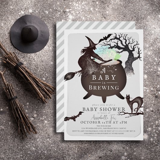 Invitation Un bébé brasse du Baby shower d'Halloween gris