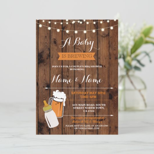 Invitation Un bébé brasse l'invitation en bois de BBQ de (Debout devant)