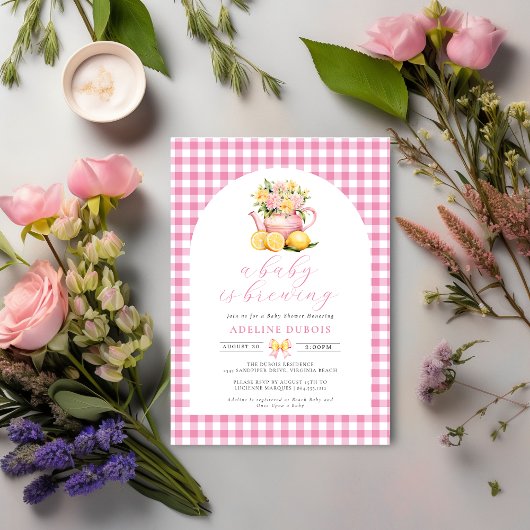 Invitation Un bébé brasse un Baby shower de fleurs roses