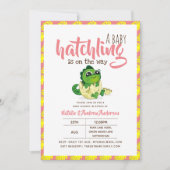 Invitation Un Bébé Hatchling Est Sur Le Chemin Dinosaure Rose (Devant)