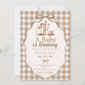 Invitation Un bébé prépare une cafetière bébé shower (Devant)