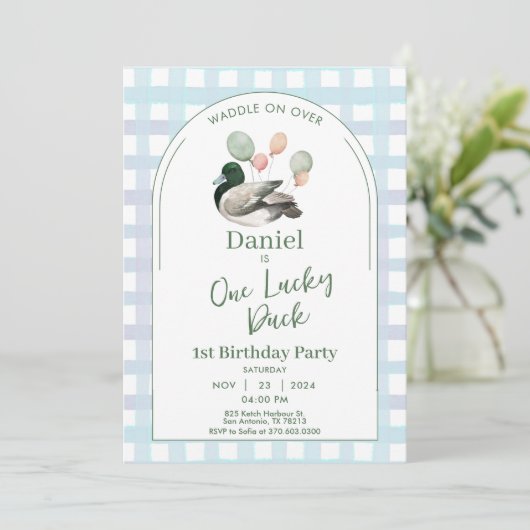 Invitation Un canard chanceux 1er appel d'anniversaire (Debout devant)
