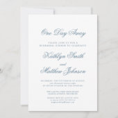 Invitation Un Jour Plus Loin, Le Dusty Blue Elegant Script (Devant)