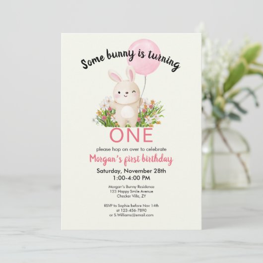 Invitation Un Lapin Est Une Simple Mignonne Filles 1Er Annive (Debout devant)
