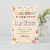 Invitation Un Lapin Fait Une Fête D'anniversaire (Debout devant)
