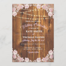 Un mariage en bois avec des cordes lumineuses flor
