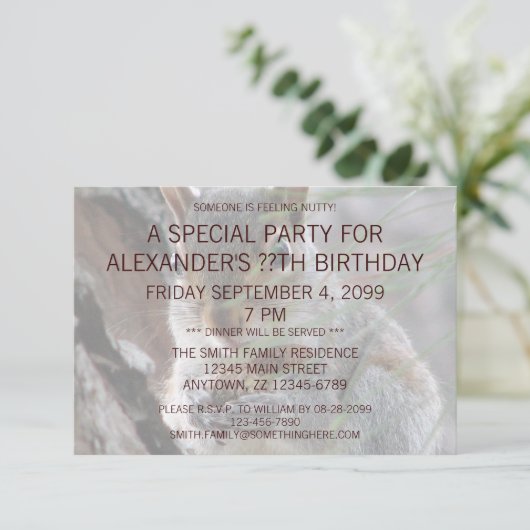 Invitation Un mignon écureuil avec une fête d'anniversaire de (Debout devant)