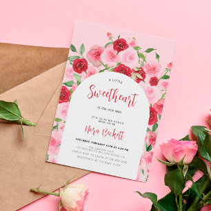 Invitation Un petit Baby shower d'arc rose floral