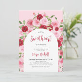 Invitation Un petit Baby shower d'arc rose floral (Debout devant)