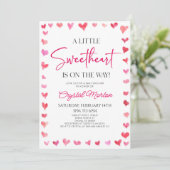 Invitation Un petit Baby shower de Coeurs Roses Rouges (Debout devant)