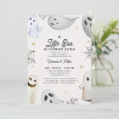 Invitation Un petit Baby shower d'Halloween violet de fille B (Debout devant)