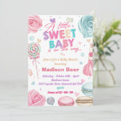 Invitation Un Petit Bébé Sucré Est Une Fête De La Voie (Debout devant)