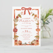Invitation Un Petit Citrouille Chute Floral Bow Baby shower (Debout devant)