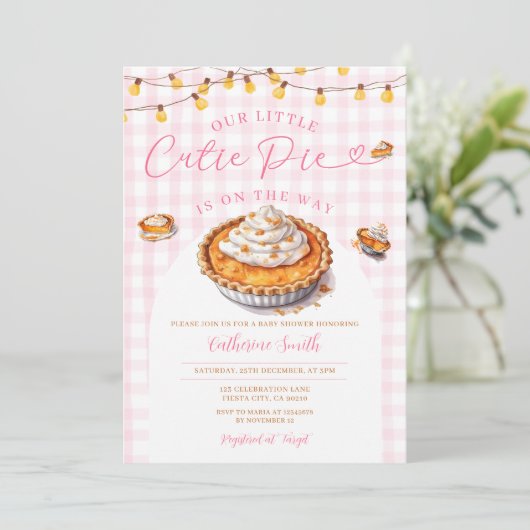 Invitation Un petit gâteau Cutie est en chemin Baby shower ro (Debout devant)