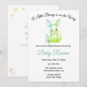 Invitation Un petit lapin en route Pastel vert olive (Devant / Derrière)