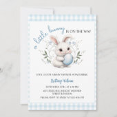 Invitation Un petit lapin se trouve sur le Baby shower du gar (Devant)