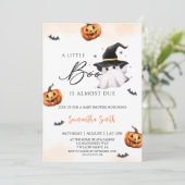 Invitation Un petit livre est presque à Baby shower (Debout devant)