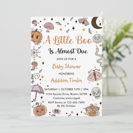 Invitation Un petit livre est presque dû à la fête d'Hallowe (Debout devant)